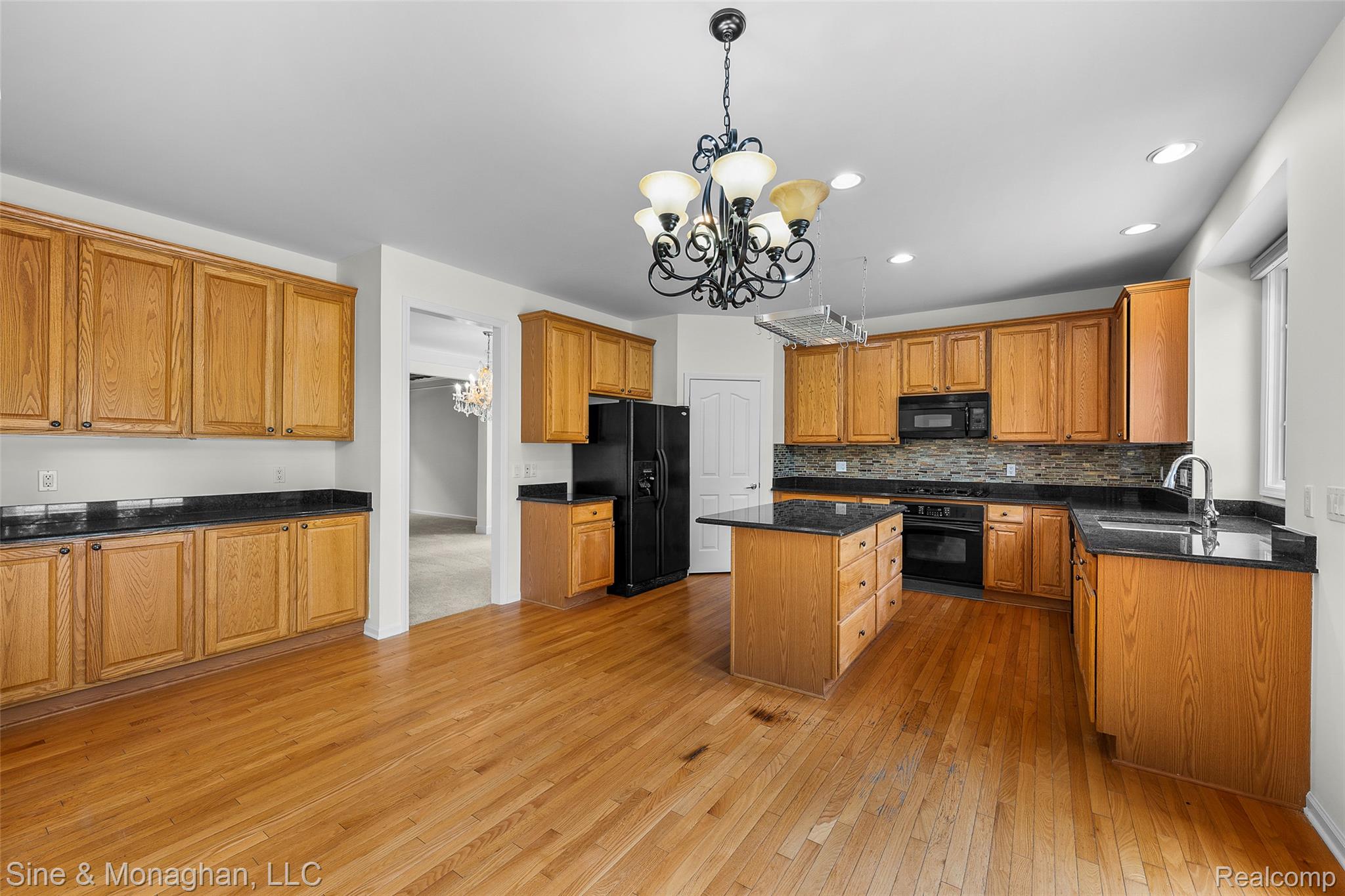 48322 Antique Road Canton, MI 48187 - Photo 11 of 45 Expansive kitchen with lots of cabinetry and counter space--great storage