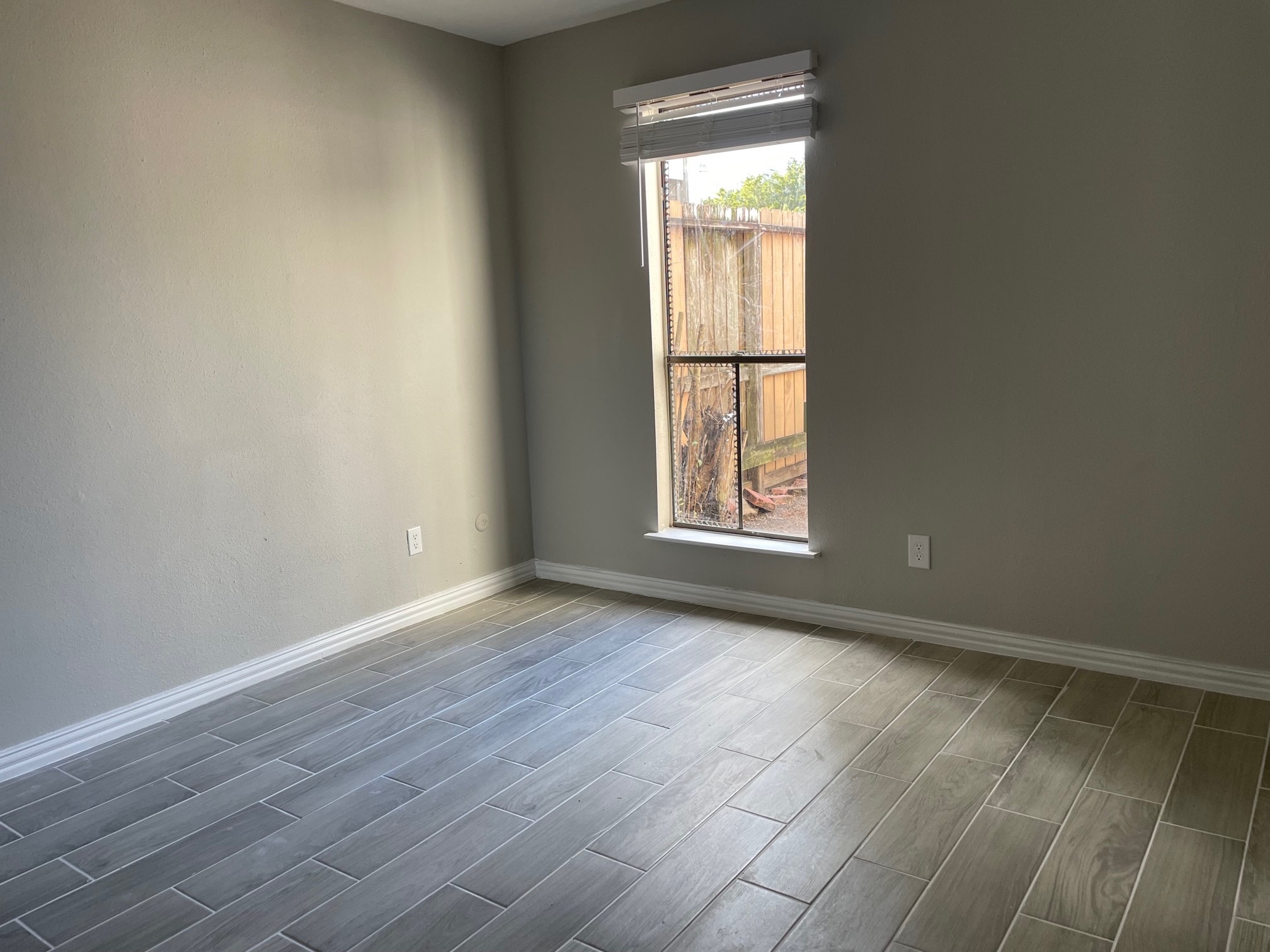 6401 Deihl Road, Unit 202 Houston, TX 77092 - Photo 8 of 22 Bedroom 2