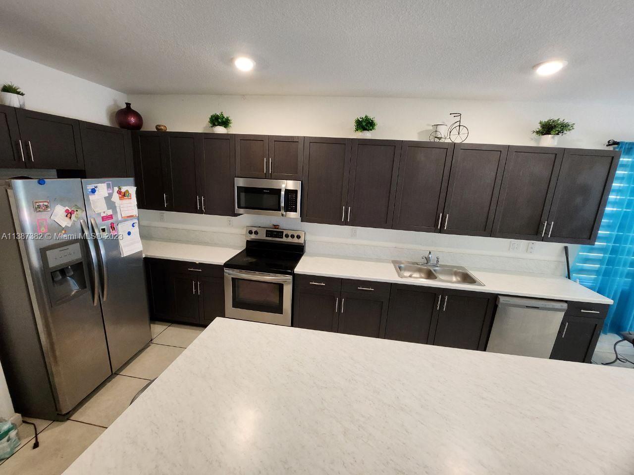 25151 Southwest 108th Court Homestead, FL 33032 - Photo 5 of 15