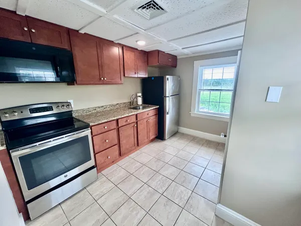 $1,700 | 1420 Route 6A, Unit B, Dennis, MA 02660