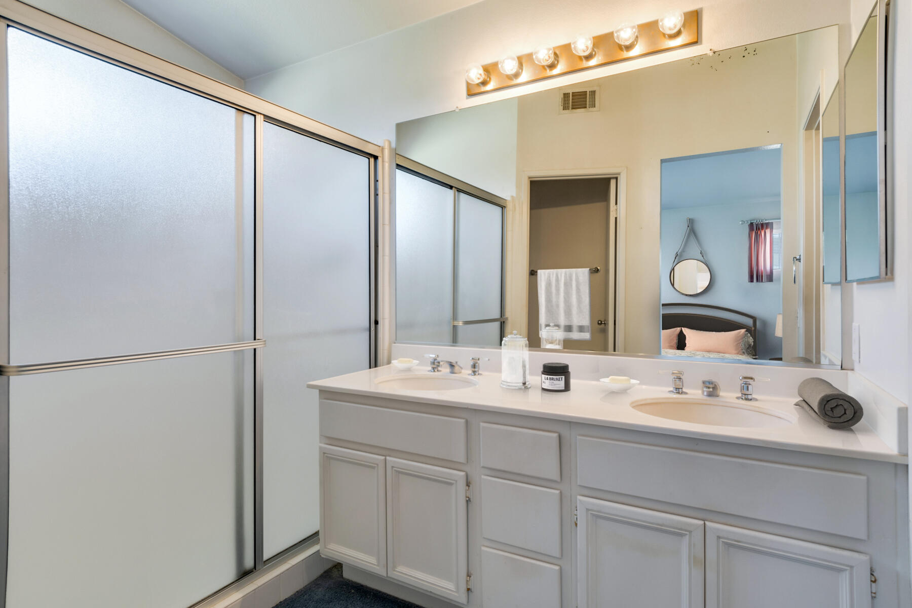 2143 Colunga Street Colton, CA 92324 - Photo 13 of 26 Master Bathroom