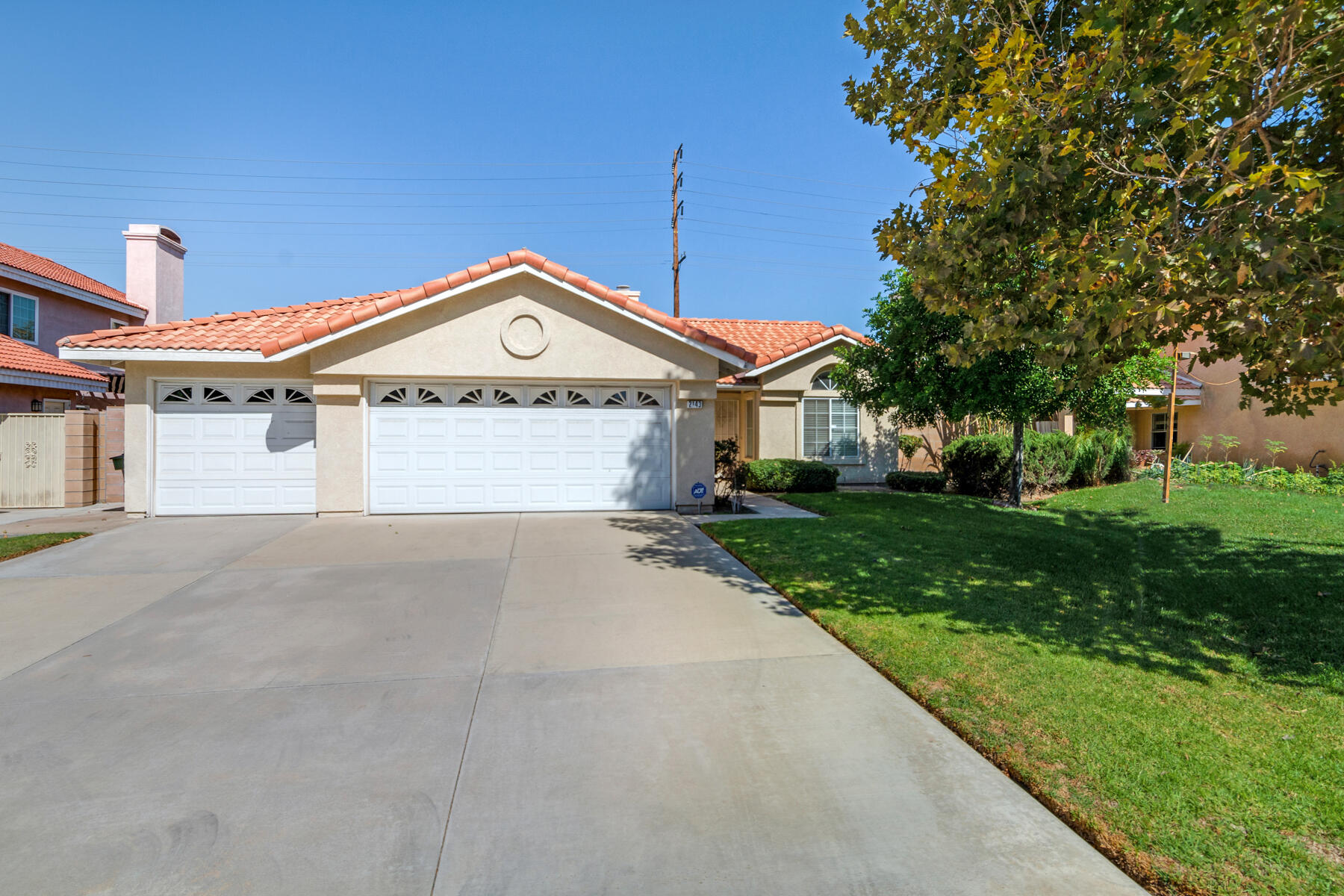 2143 Colunga Street Colton, CA 92324 - Photo 26 of 26 Garage View