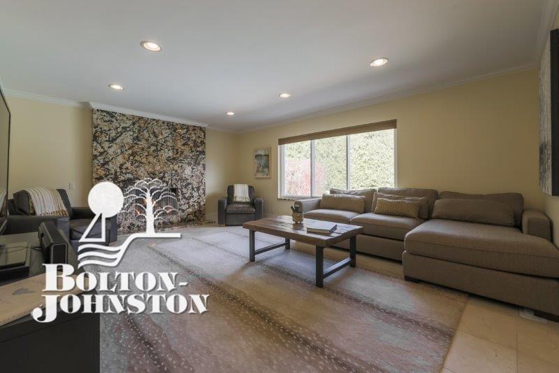 612 Canterbury Road Grosse Pointe, MI 48236 - Photo 24 of 54 Family Rm w/gas fireplace