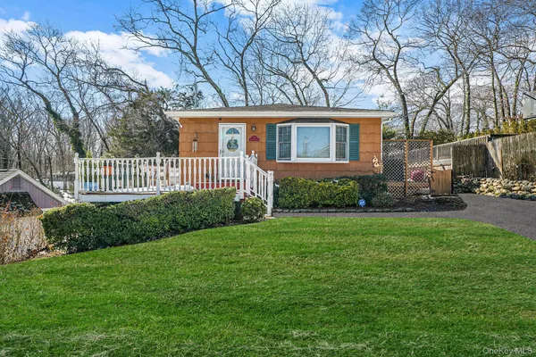 $549,996 | 6 Hillside Road, Sound Beach, NY 11789