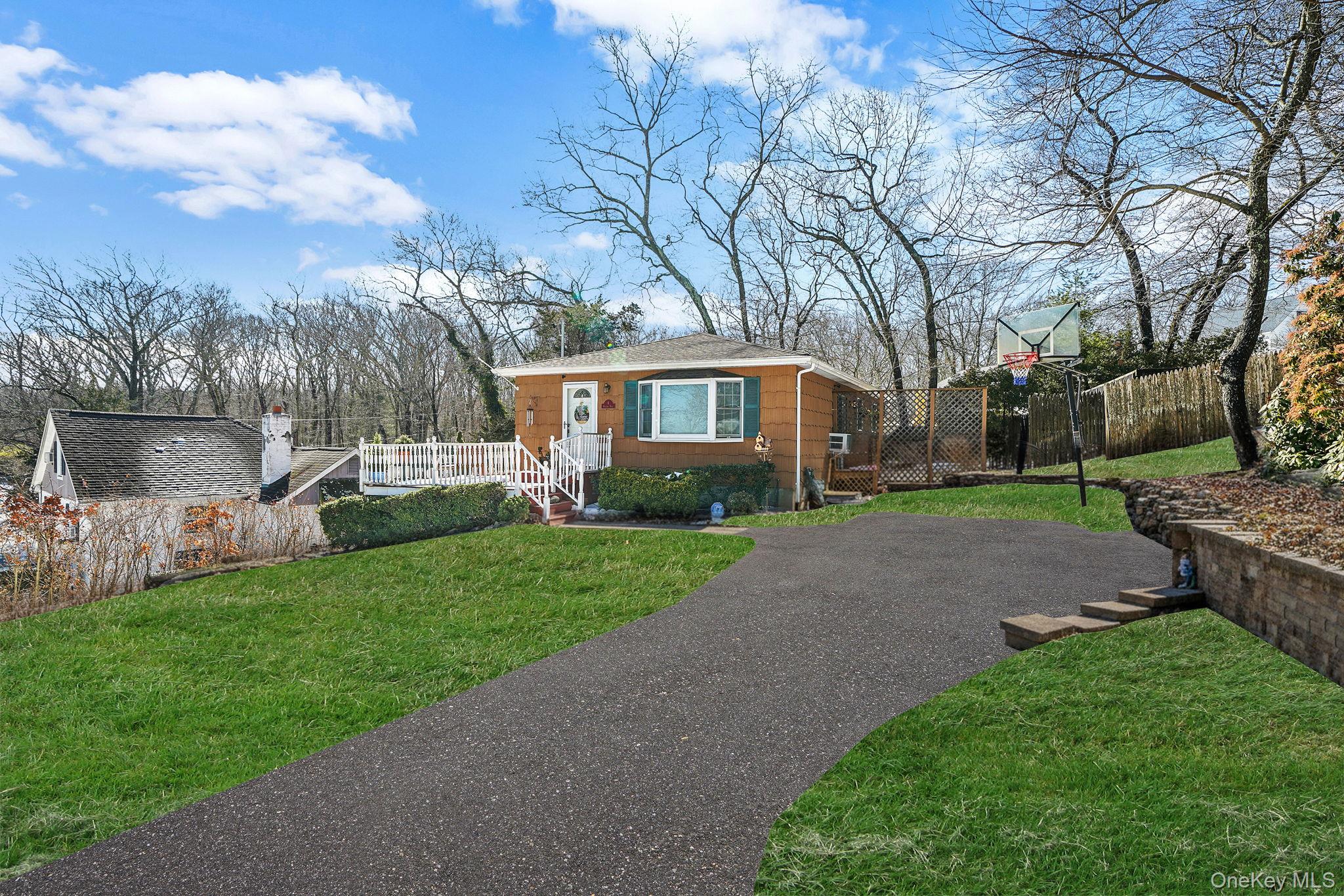 6 Hillside Road Sound Beach, NY 11789 - Photo 3 of 31