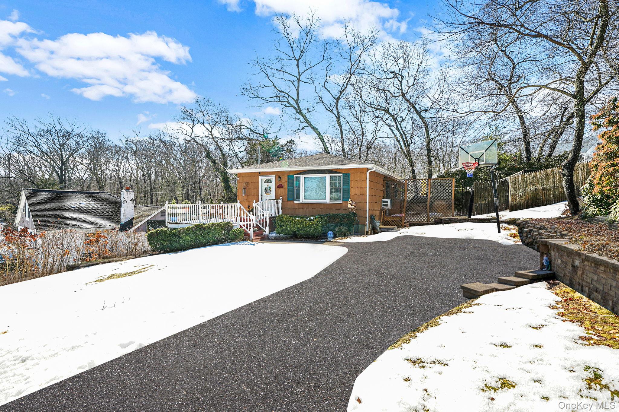 6 Hillside Road Sound Beach, NY 11789 - Photo 6 of 31