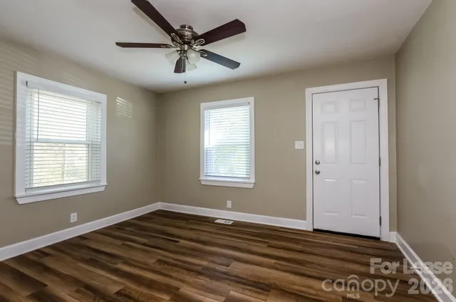 $1,760 | 928 Holland Avenue, Charlotte, NC 28206