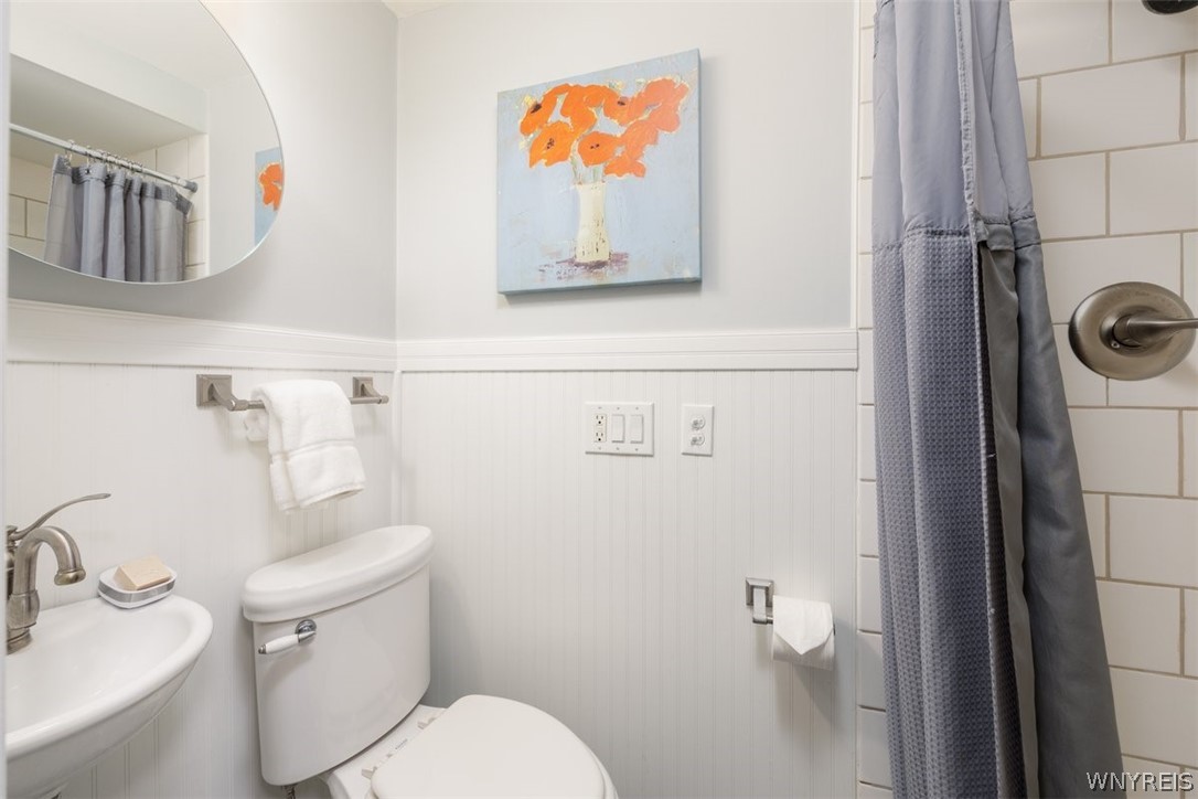 7217 Quaker Road Orchard Park, NY 14127 - Photo 15 of 25 First Floor Bath