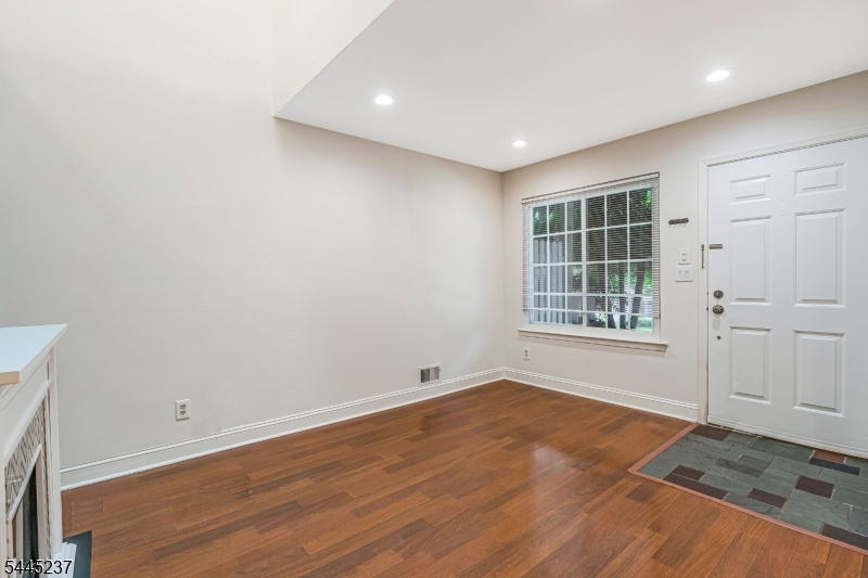 3 Tory Court Bedminster, NJ 07921 - Photo 10 of 28