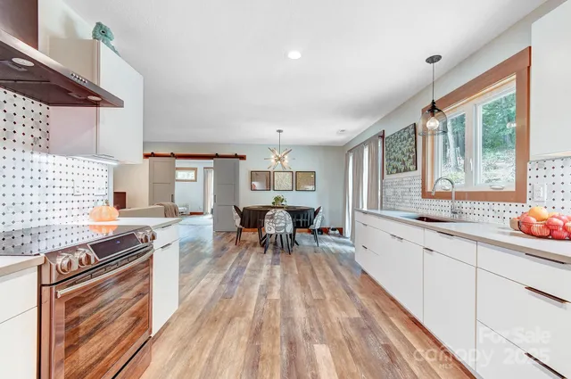 a view of a walk in closet