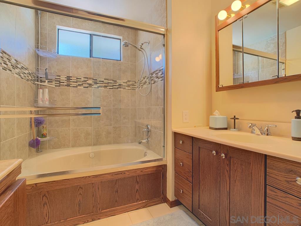 10733 Del Rio Road Spring Valley, CA 91978 - Photo 10 of 25