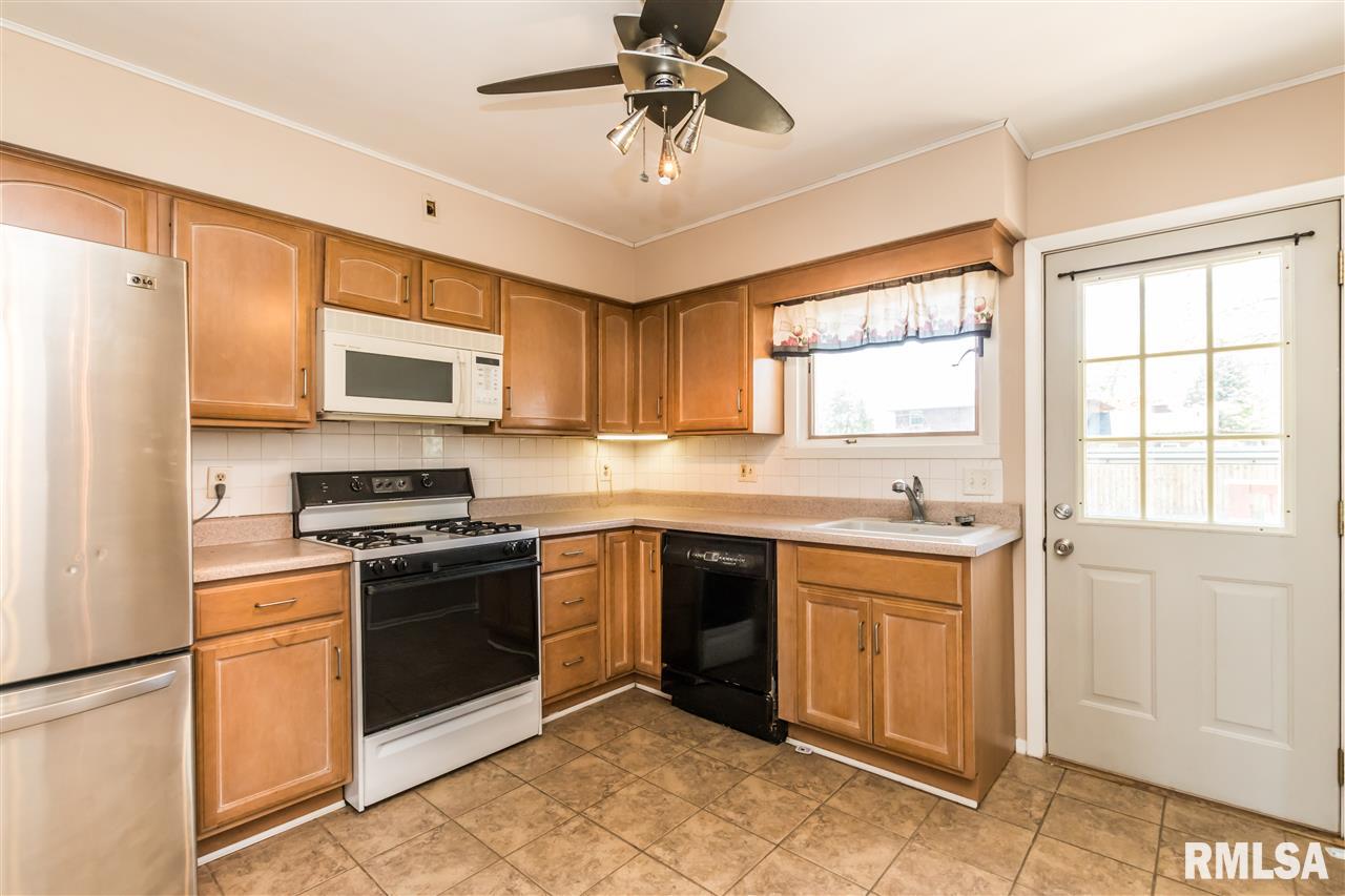 2302 West Overhill Road Peoria, IL 61615 - Photo 11 of 33 Gallery Image 11