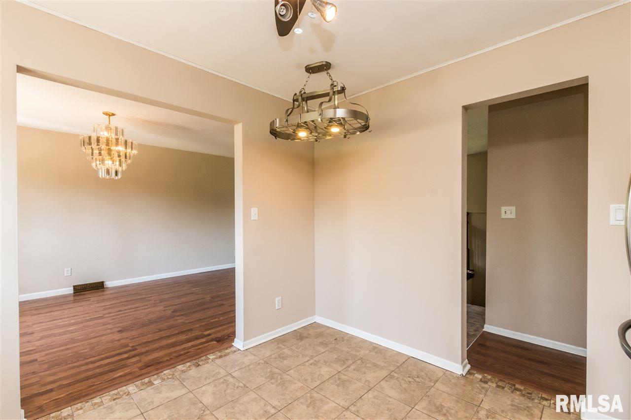 2302 West Overhill Road Peoria, IL 61615 - Photo 13 of 33 Gallery Image 13