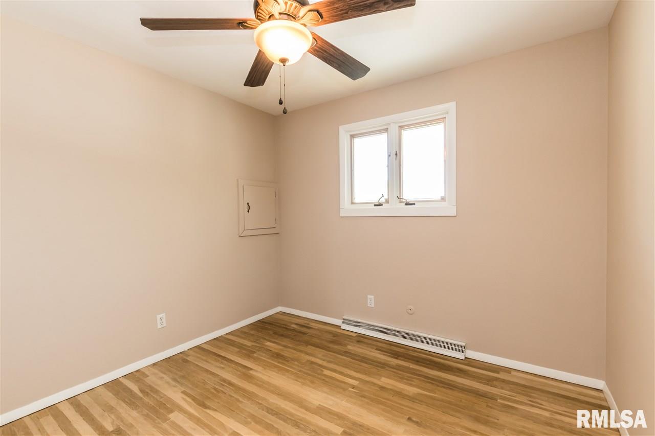 2302 West Overhill Road Peoria, IL 61615 - Photo 15 of 33 Gallery Image 15