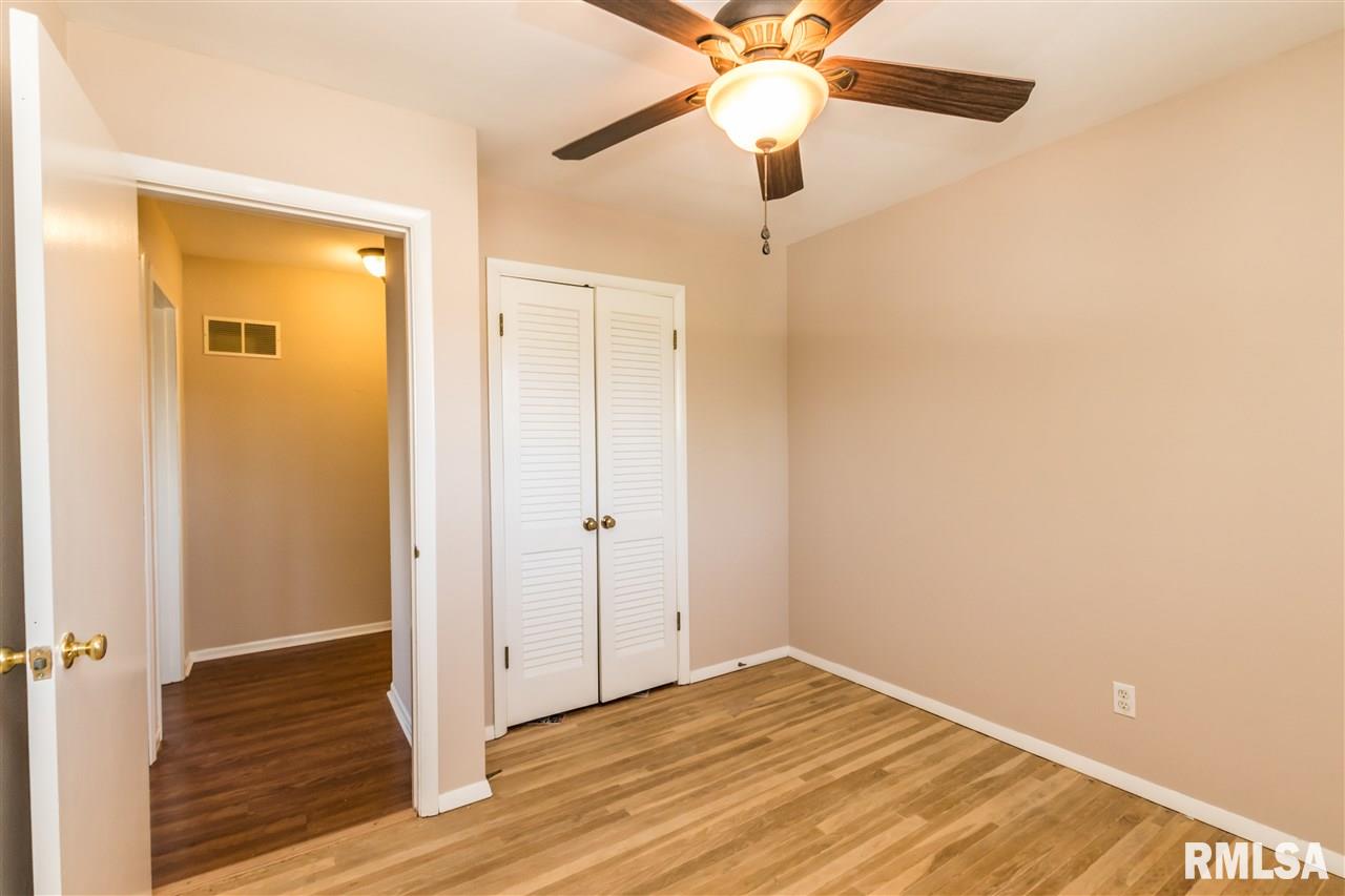 2302 West Overhill Road Peoria, IL 61615 - Photo 16 of 33 Gallery Image 16