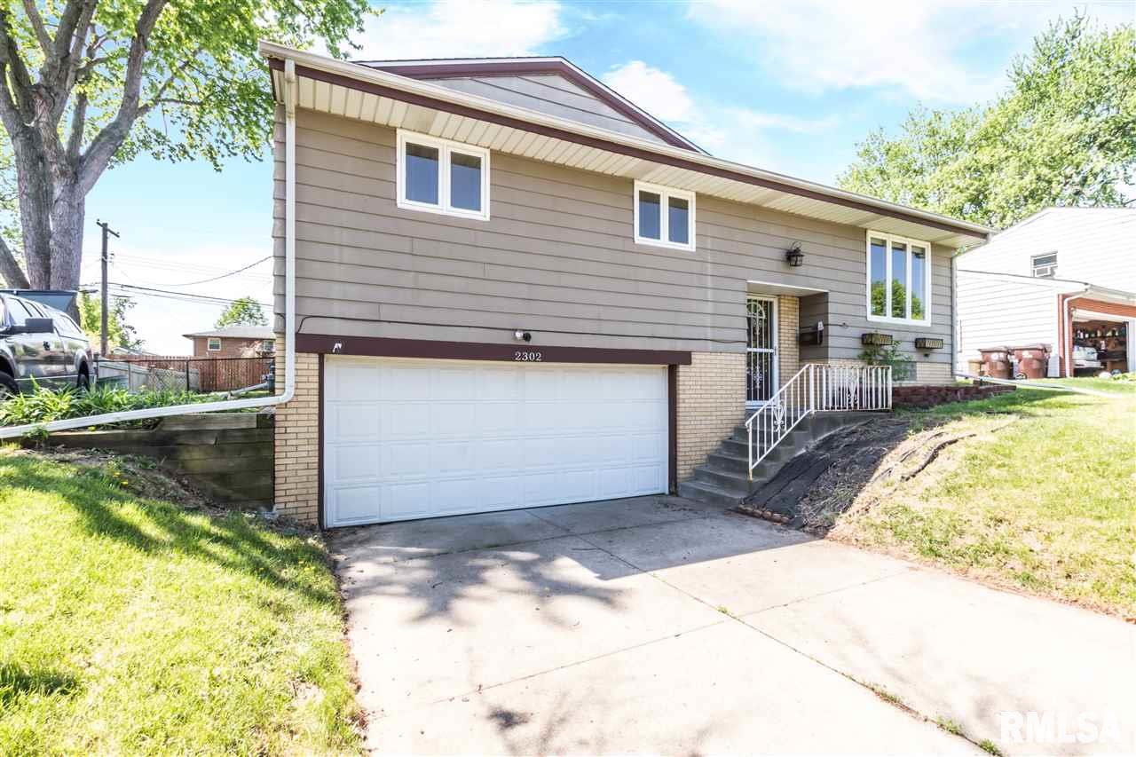 2302 West Overhill Road Peoria, IL 61615 - Photo 2 of 33 Gallery Image 2