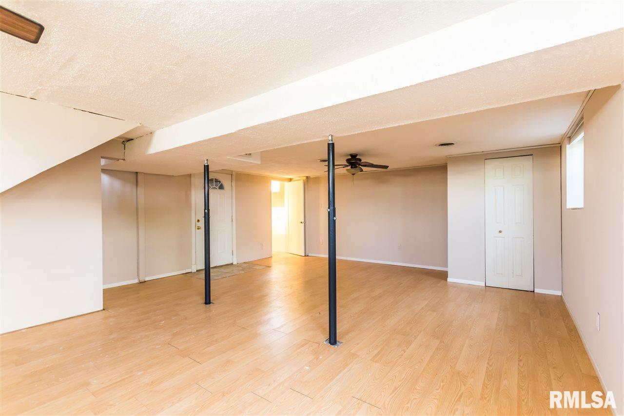 2302 West Overhill Road Peoria, IL 61615 - Photo 26 of 33 Gallery Image 26