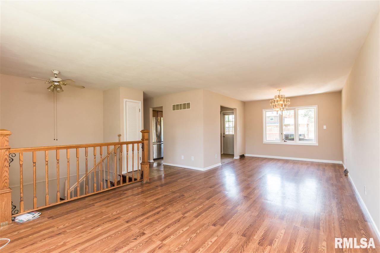 2302 West Overhill Road Peoria, IL 61615 - Photo 5 of 33 Gallery Image 5