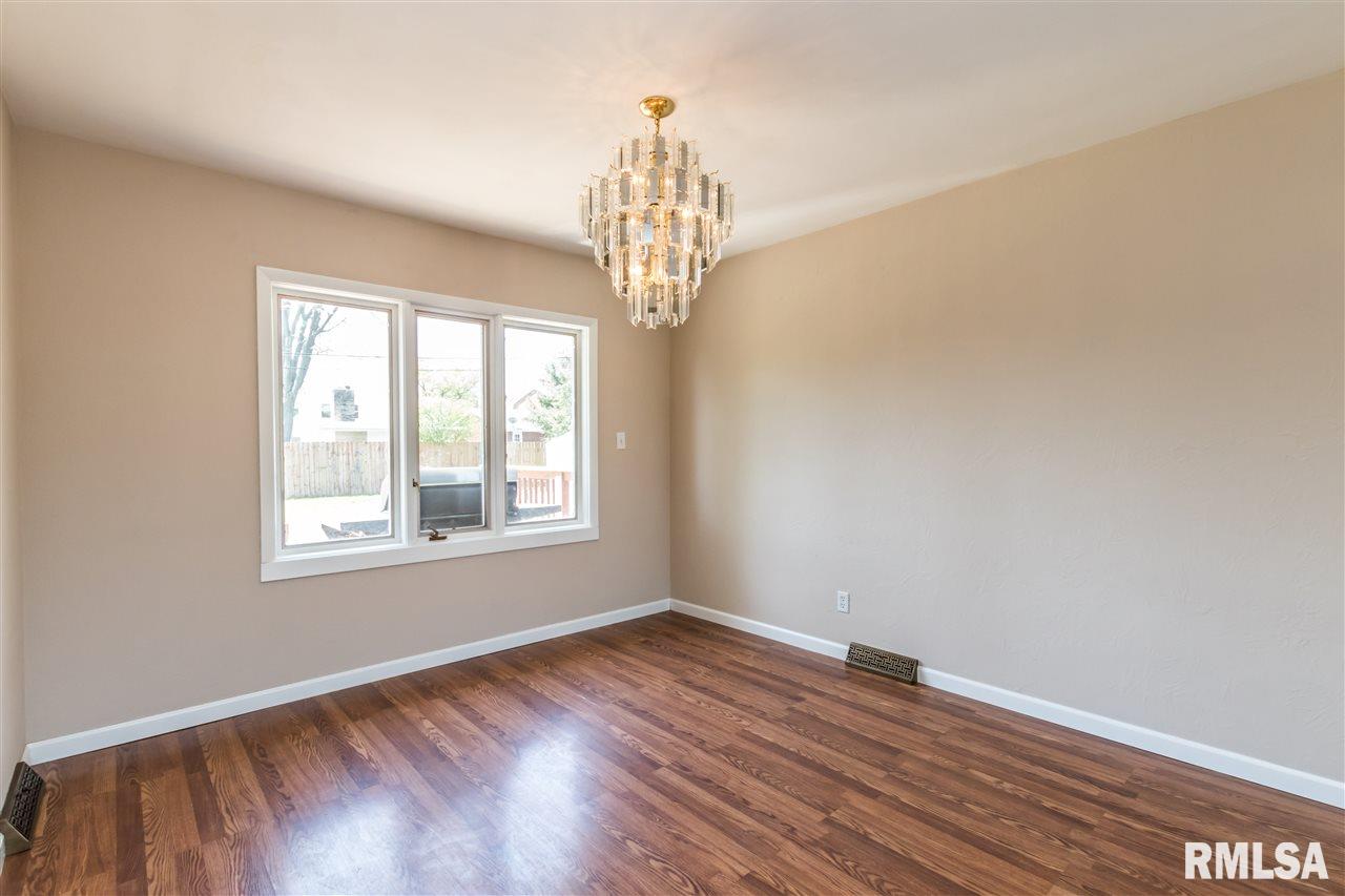 2302 West Overhill Road Peoria, IL 61615 - Photo 7 of 33 Gallery Image 7