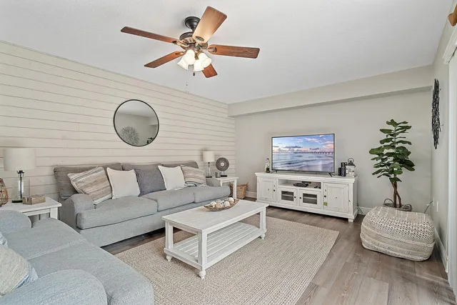 $3,000 | 2020 20th Court, Jupiter, FL 33477