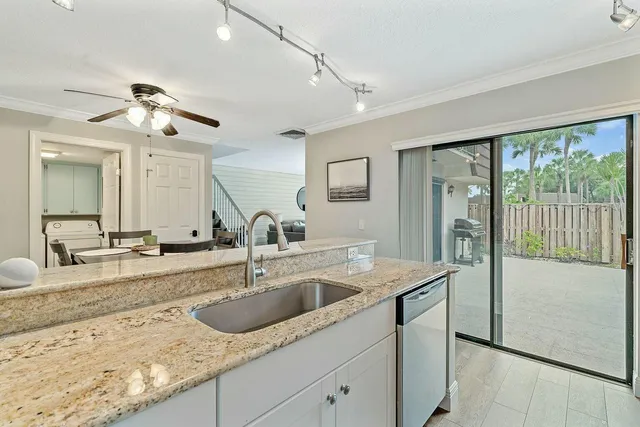 $3,000 | 2020 20th Court, Jupiter, FL 33477