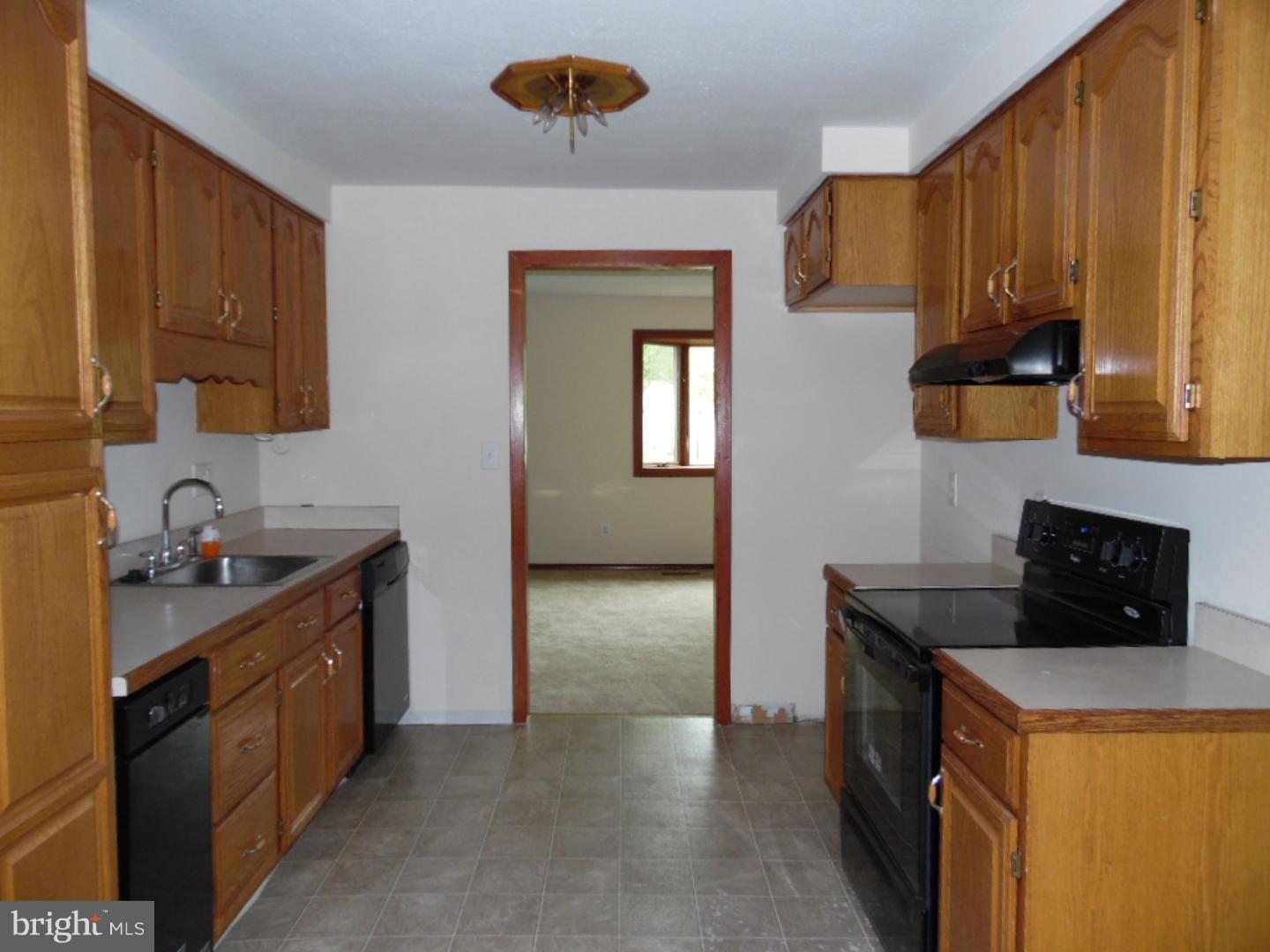 101 Hartford Road Sewell, NJ 08080 - Photo 8 of 24