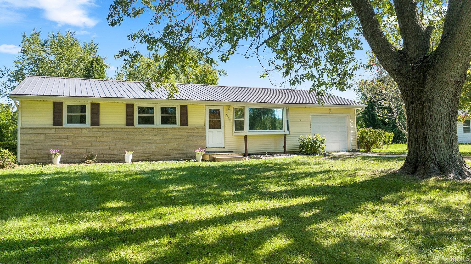 6422 Hazelett Road Fort Wayne, IN 46835 - Photo 3 of 26