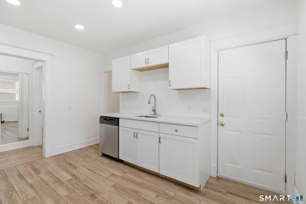 $3,300 | 21 Quintard Terrace, Stamford, CT 06902