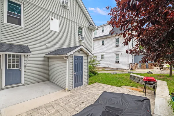 $3,300 | 21 Quintard Terrace, Stamford, CT 06902