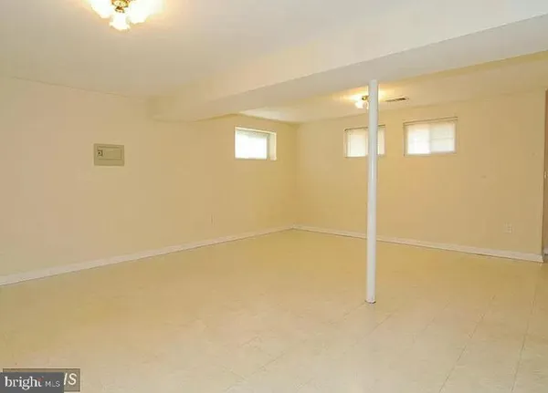 $3,600 | 8707 Greystone Place, Alexandria, VA 22309