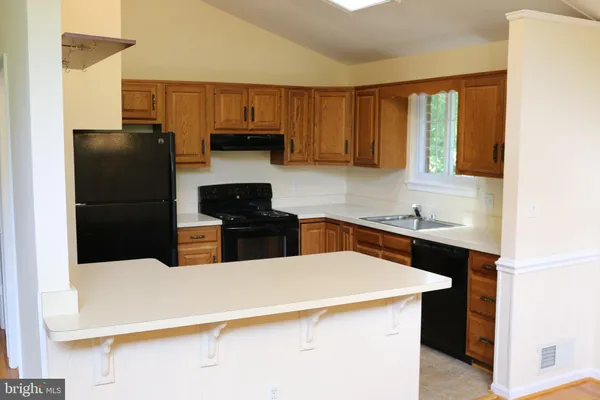 $3,600 | 8707 Greystone Place, Alexandria, VA 22309