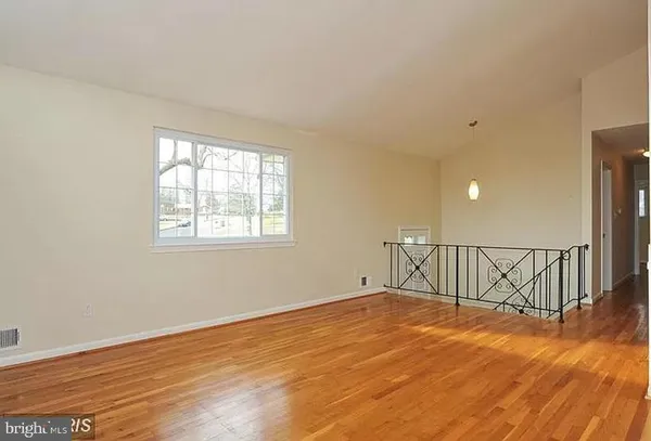 $3,600 | 8707 Greystone Place, Alexandria, VA 22309