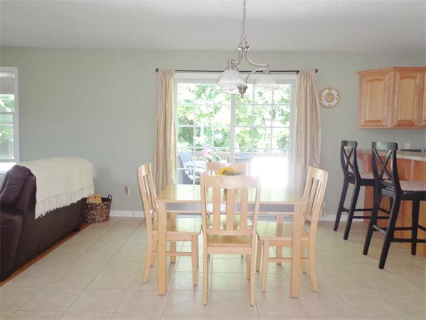 18 Angelica Drive Springfield, MA 01129 - Photo 3 of 28 Gallery Image 3