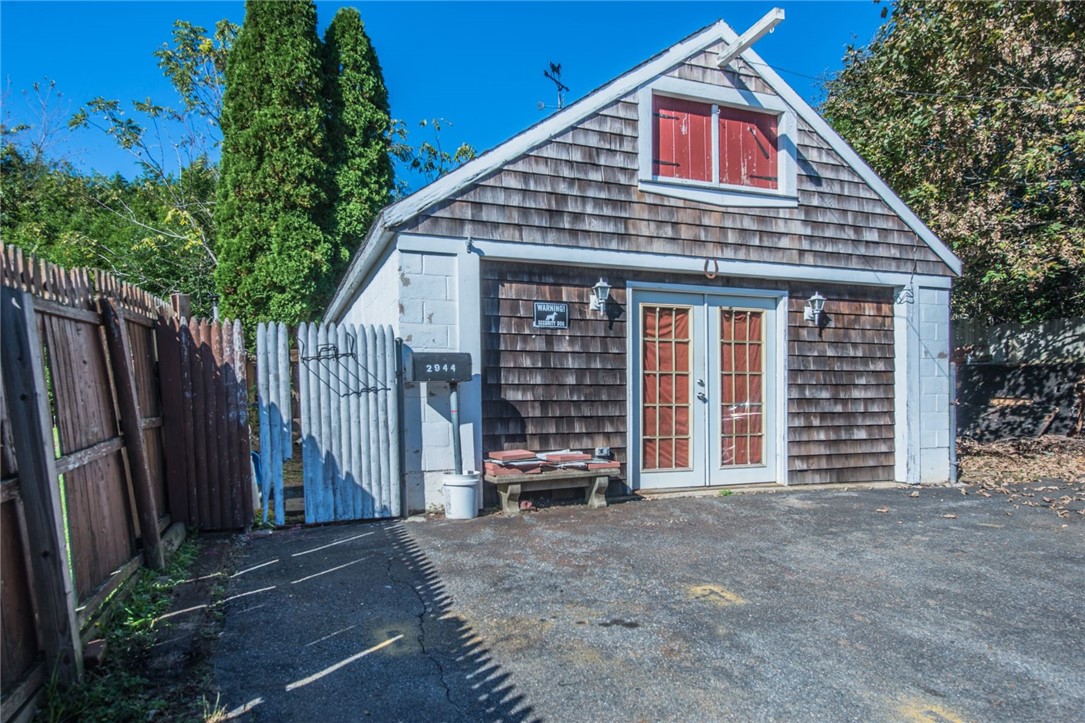 2944 East Main Road Portsmouth, RI 02871 - Photo 27 of 30 Shop/garage