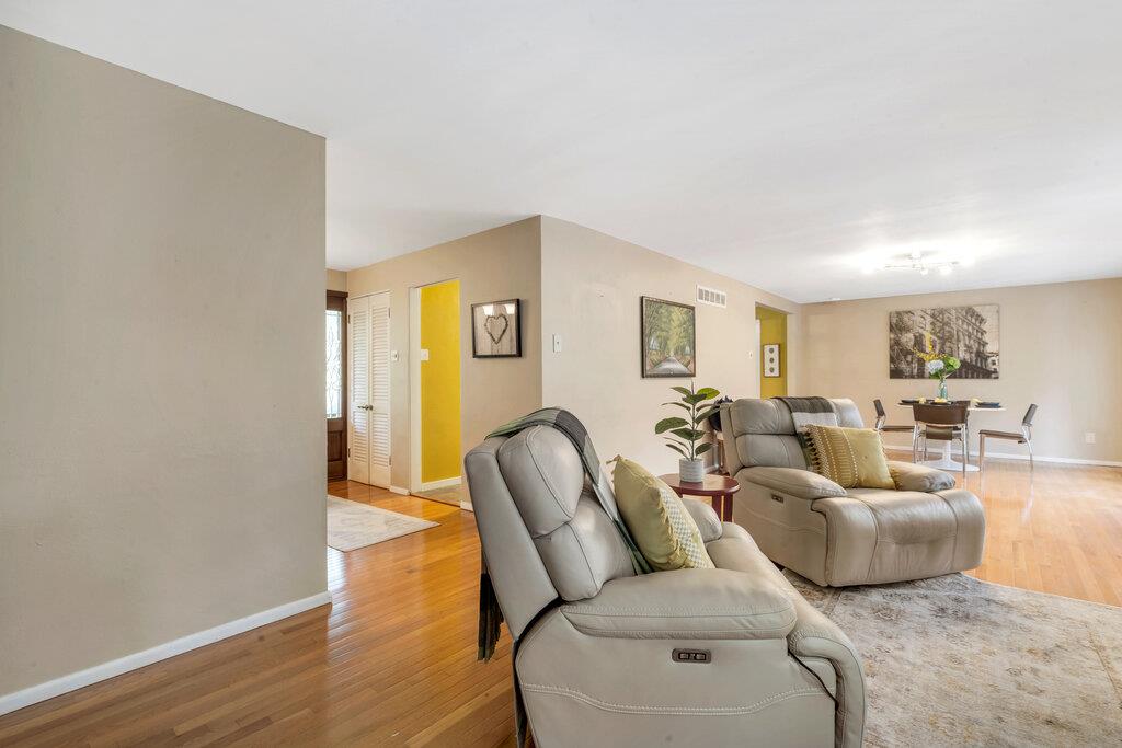 49 Rae Court St. Louis, MO 63146 - Photo 8 of 47 Gallery Image 8