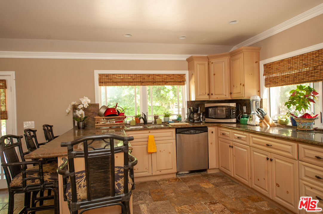 24748 Long Valley Road, Unit A Hidden Hills, CA 91302 - Photo 5 of 8