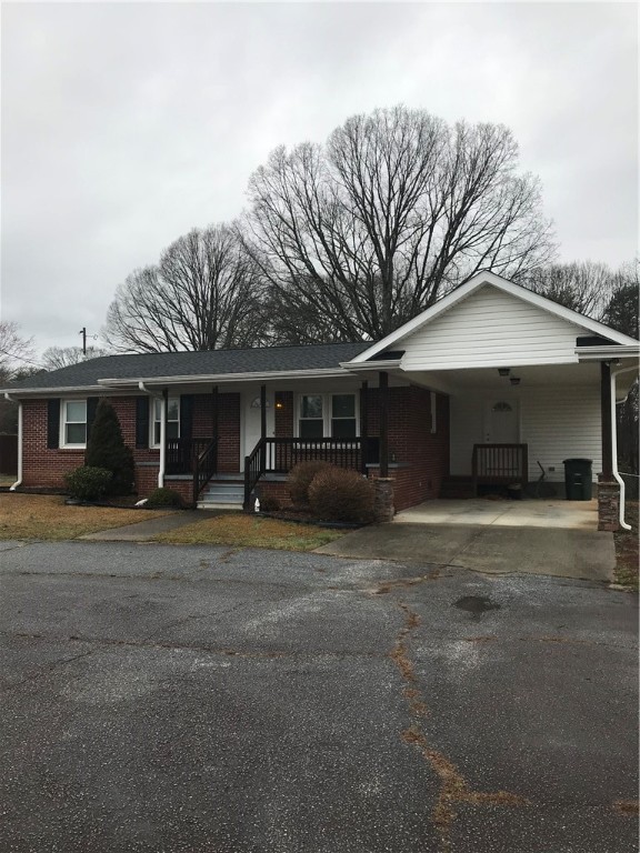 419 Pickett Post Road Walhalla, SC 29691 - Photo 2 of 19 Gallery Image 2