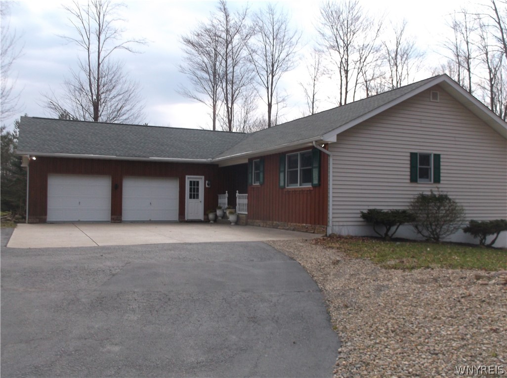 13869 Henskee Road Alden, NY 14004 - Photo 1 of 40
