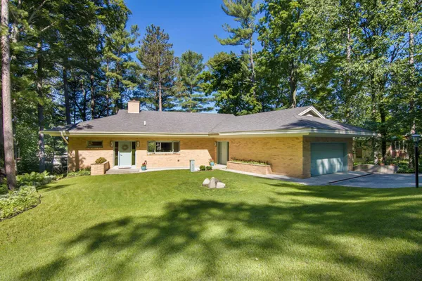$837,500 | 1630 Timberlane Drive, Traverse City, MI 49686