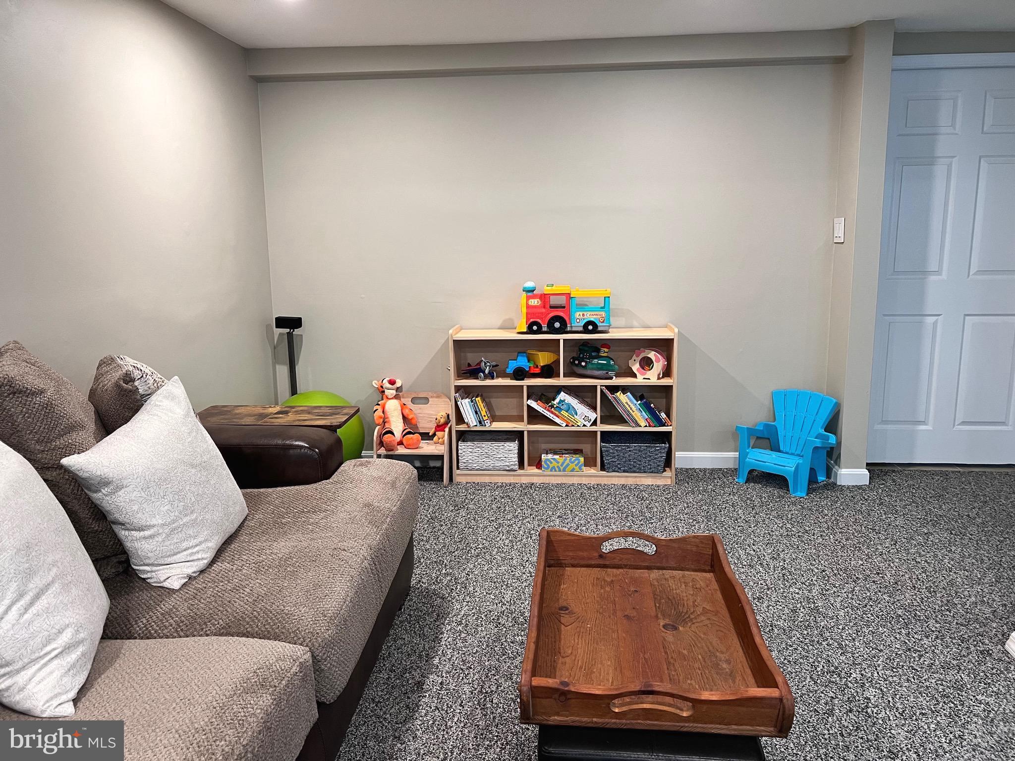 216 Fenimore Lane Delanco, NJ 08075 - Photo 11 of 25 a living room with furniture and a couch