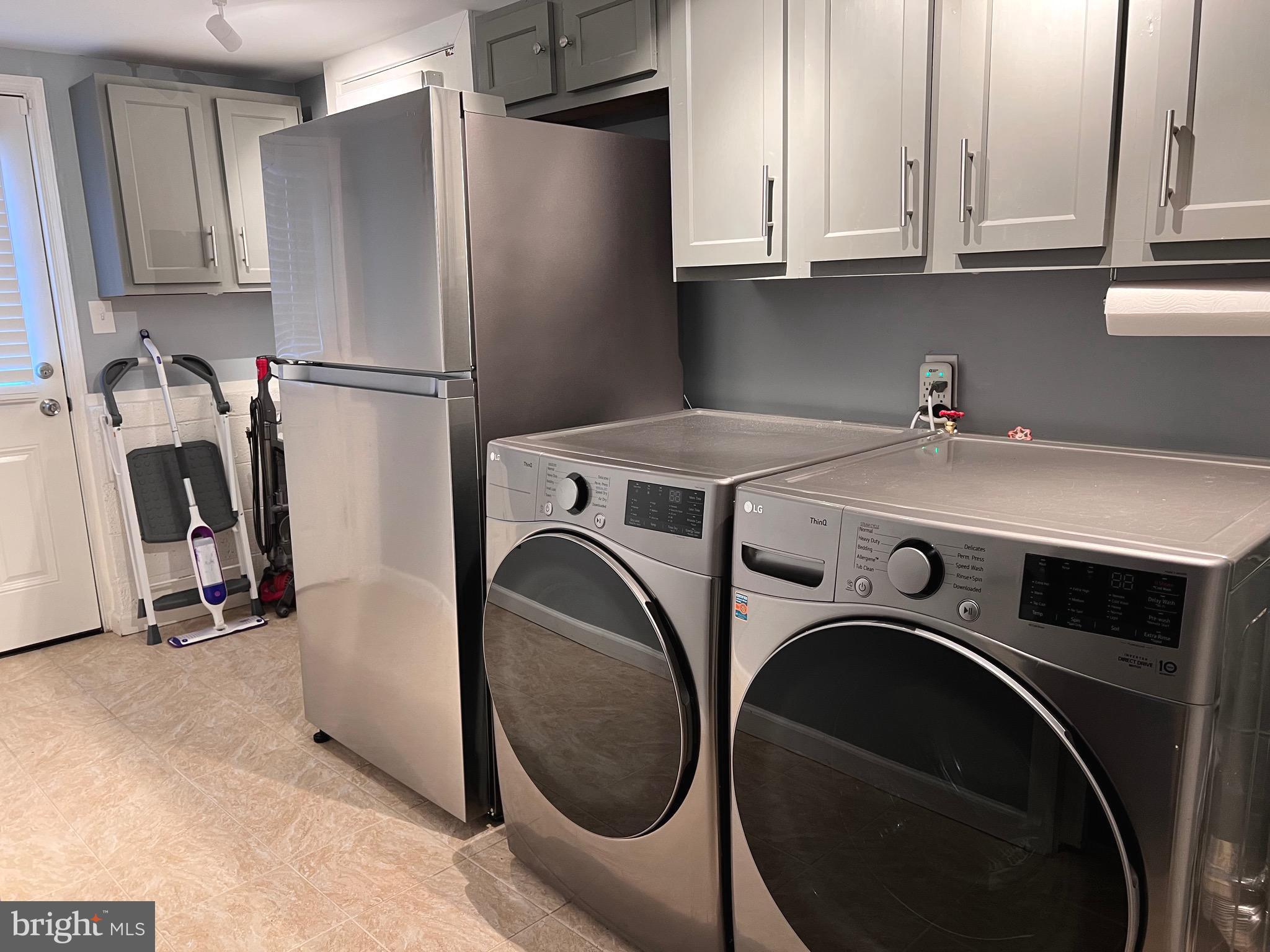 216 Fenimore Lane Delanco, NJ 08075 - Photo 20 of 25 a utility room with dryer and washer