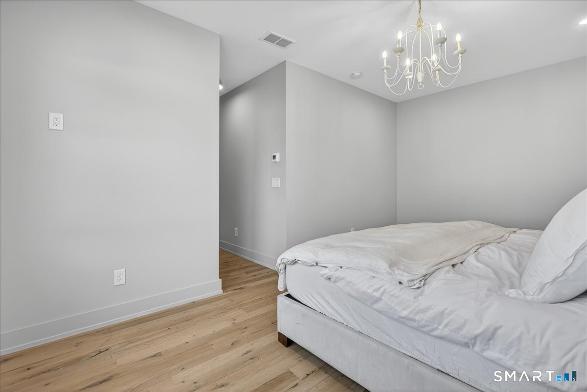 79 Thorpe Street, Unit 79 Fairfield, CT 06824 - Photo 19 of 40