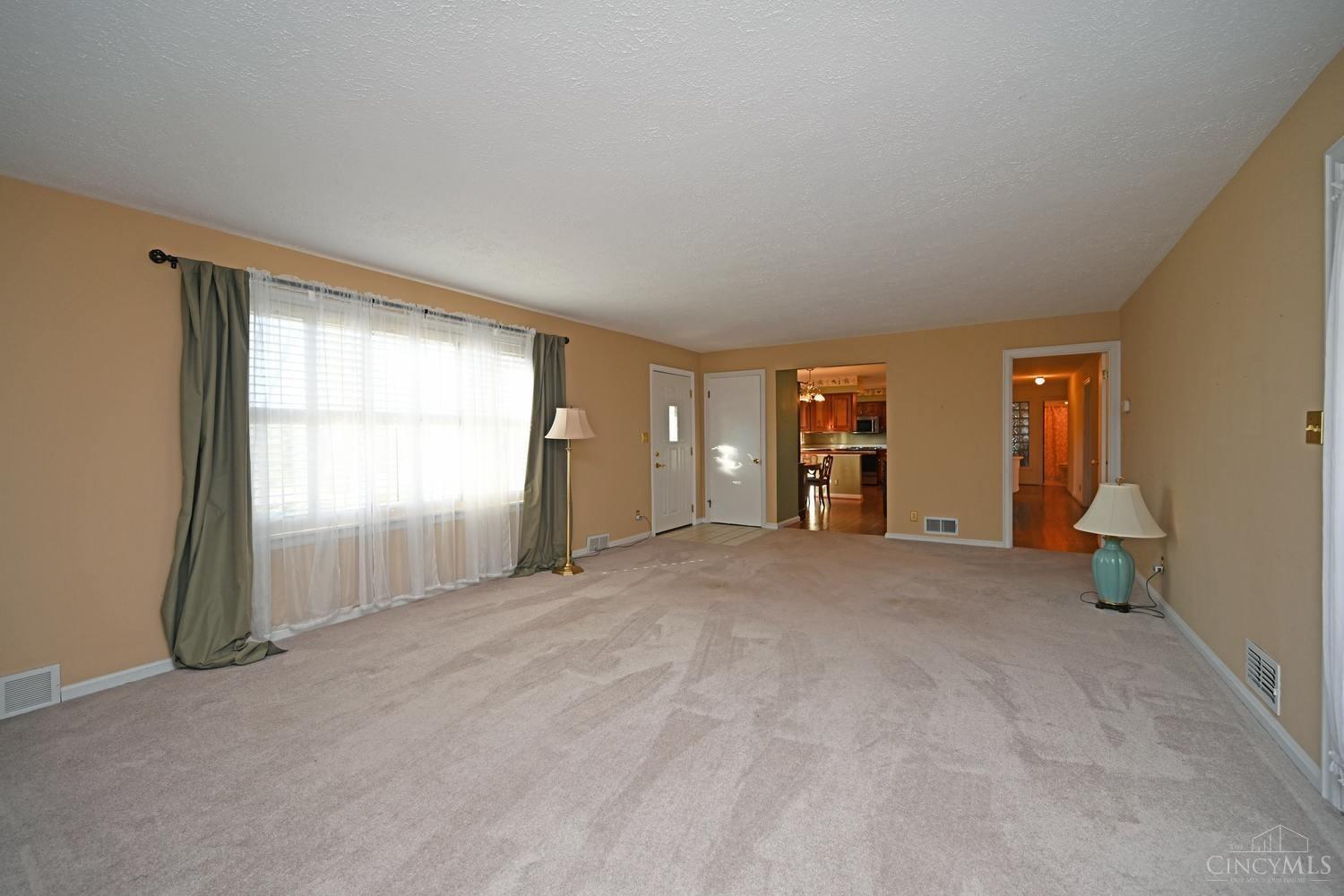 1740 Neeb Road Cincinnati, OH 45233 - Photo 10 of 49