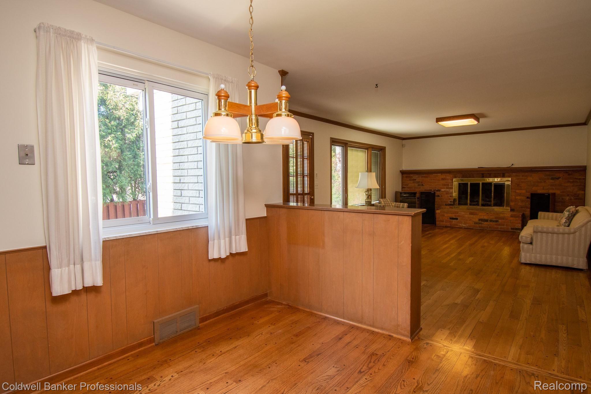 65 South Duval Road Grosse Pointe, MI 48236 - Photo 13 of 40 20200511-DSC_6119.jpg