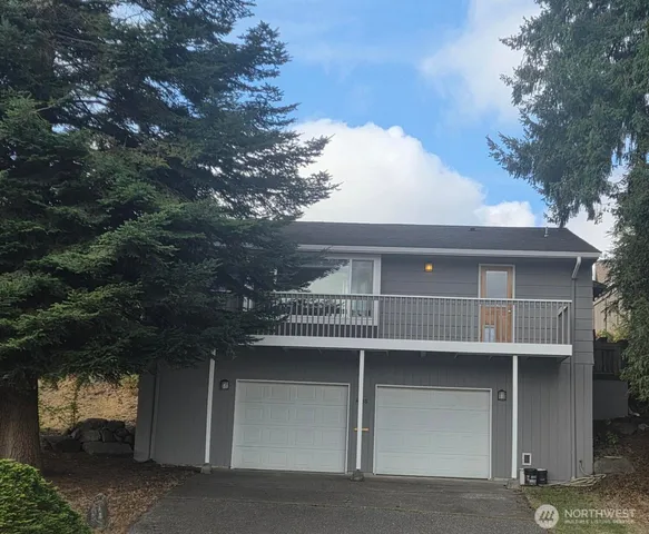 $2,795 | 4738 Rucker Avenue, Everett, WA 98203