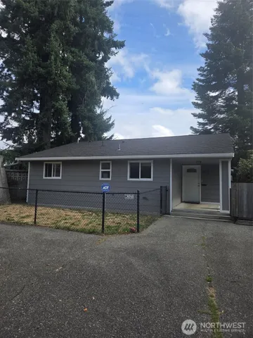 $2,795 | 4738 Rucker Avenue, Everett, WA 98203