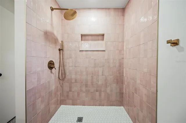 $3,200 | 11012 North Oregon Avenue, Tampa, FL 33612