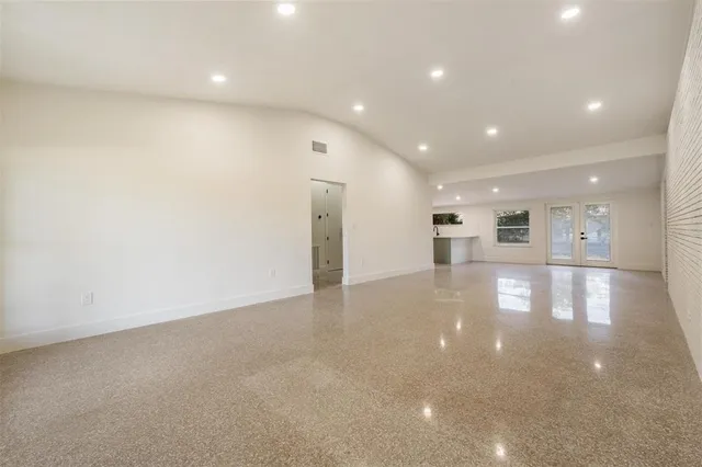 $3,200 | 11012 North Oregon Avenue, Tampa, FL 33612