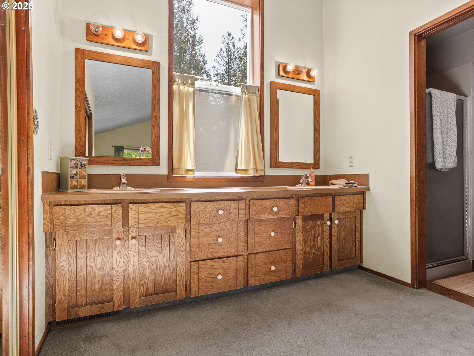 36250 Southeast Hurlburt Road Corbett, OR 97019 - Photo 29 of 48 Bathroom, Attached