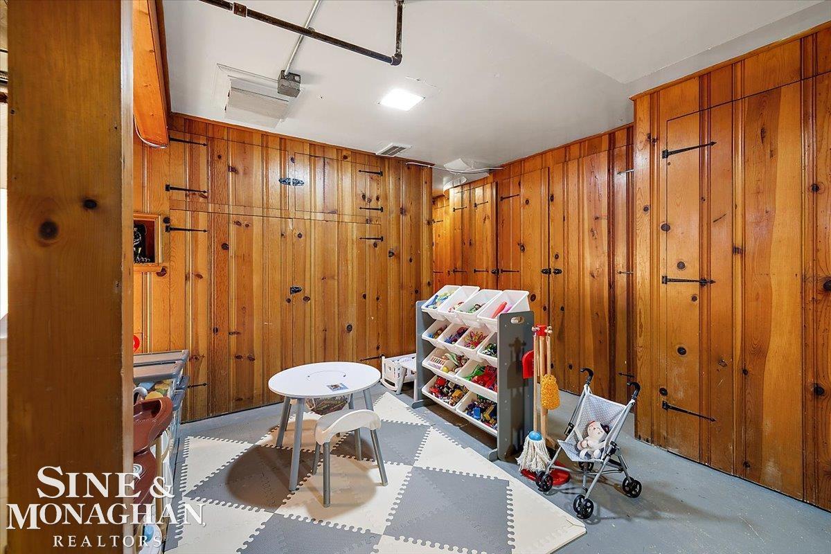 2207 Hawthorne Road Grosse Pointe Woods, MI 48236 - Photo 34 of 42